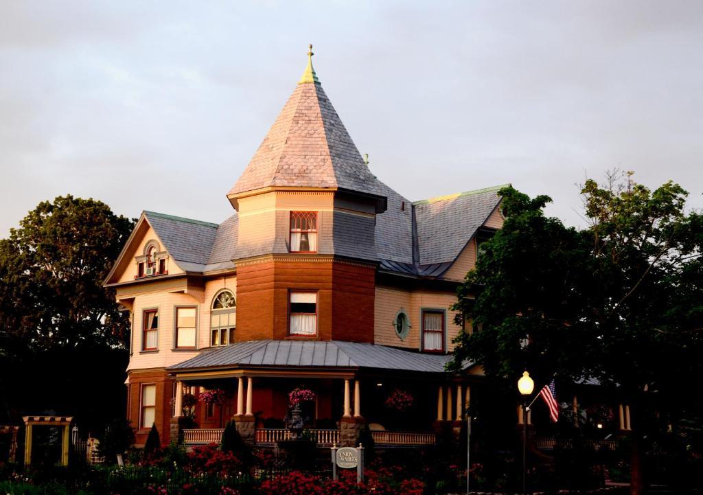 Union Gables (Adults Only) Hotel Саратога Спрингс Екстериор снимка