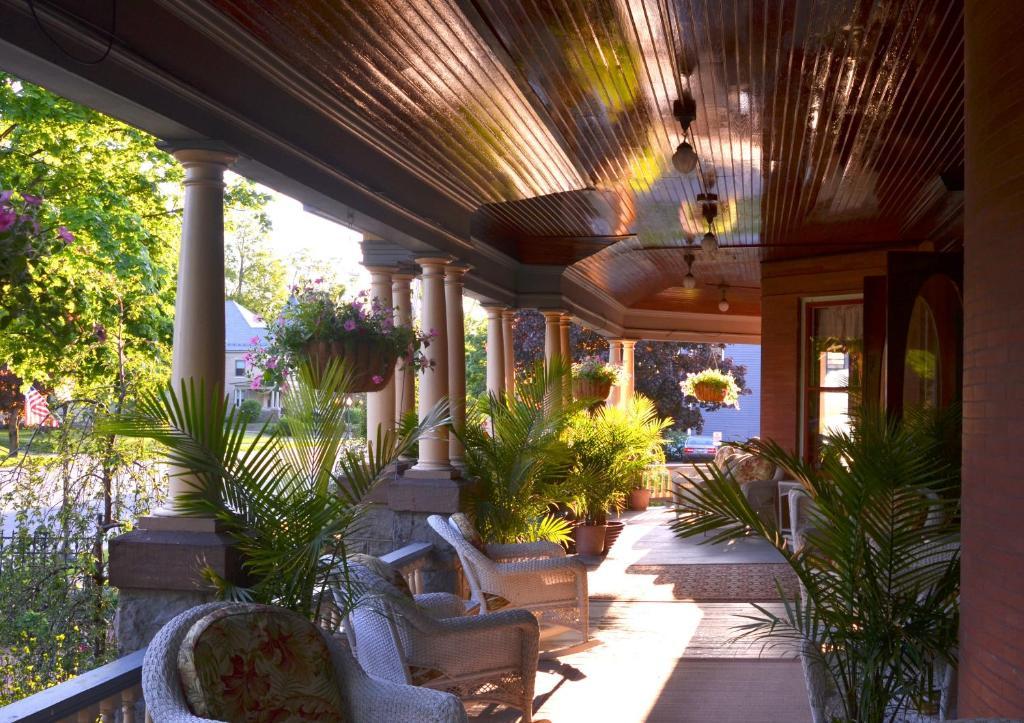 Union Gables (Adults Only) Hotel Саратога Спрингс Екстериор снимка