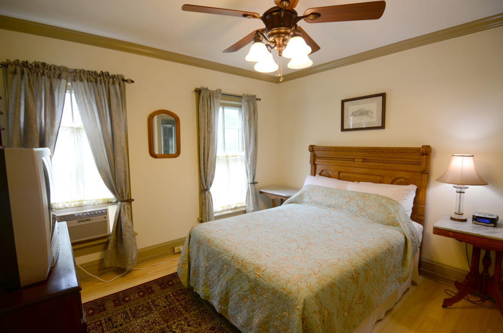 Union Gables (Adults Only) Hotel Саратога Спрингс Стая снимка
