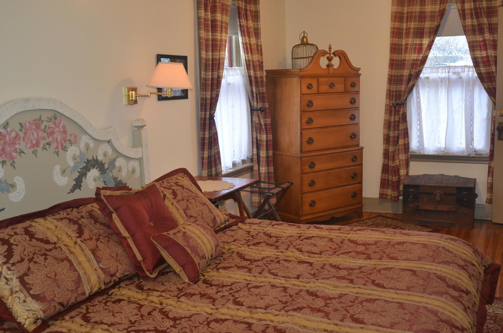 Union Gables (Adults Only) Hotel Саратога Спрингс Стая снимка