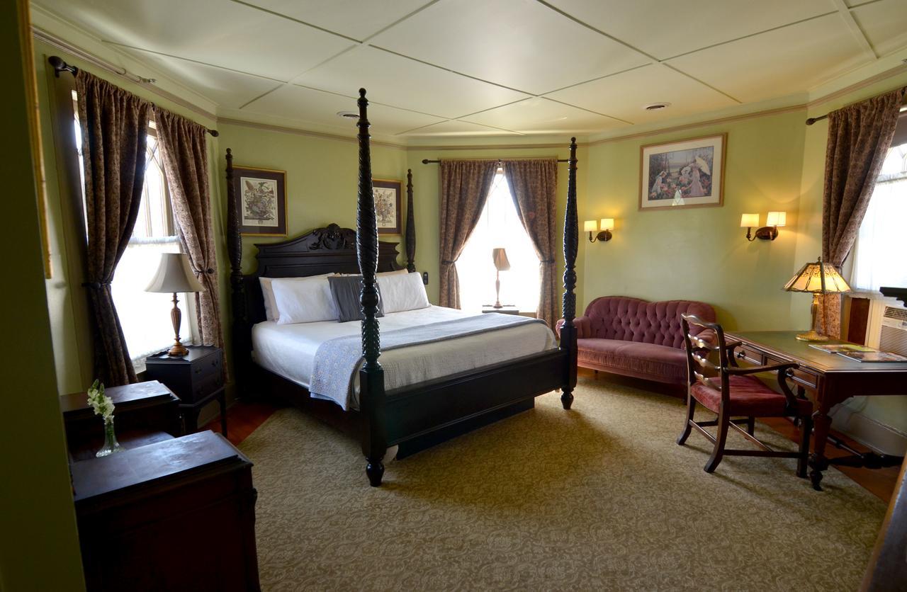 Union Gables (Adults Only) Hotel Саратога Спрингс Стая снимка